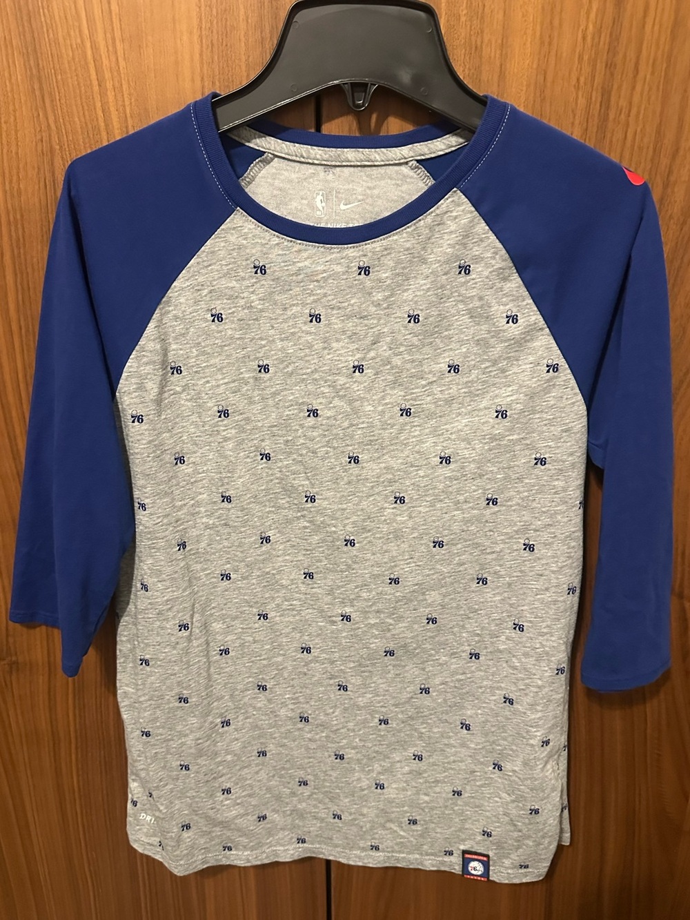 Nike Women’s 76er’s Shirt